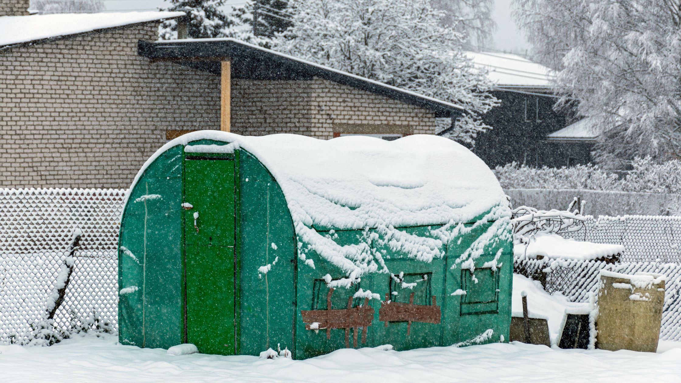 Maximising Greenhouse Heat Efficiency in Winter: A Practical Guide